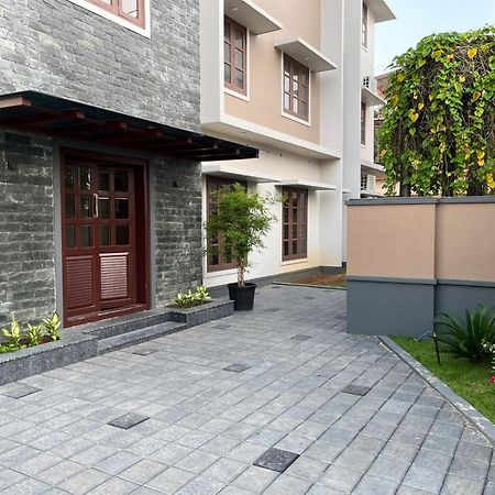 Solomon Apartments,Alappuzha Beach. Exterior photo