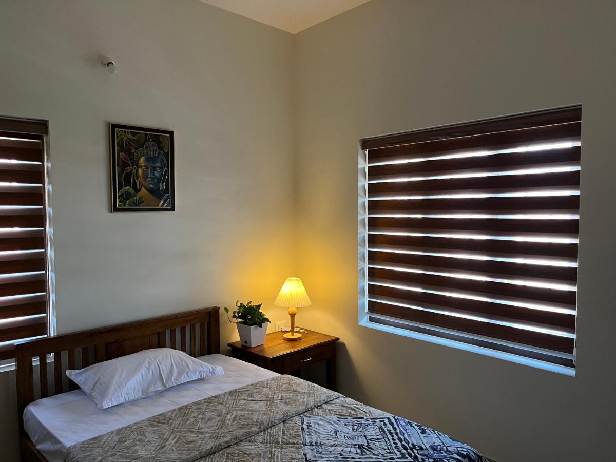 Solomon Apartments,Alappuzha Beach. Exterior photo